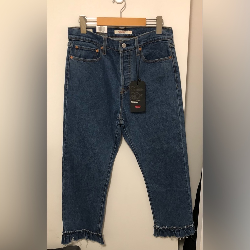 LEVIS WEDGIE FIT STRAIGHT RUFFLE HEM WOMENS DENIM HIGH RISE SIZE 31 CROP - Picture 4 of 12